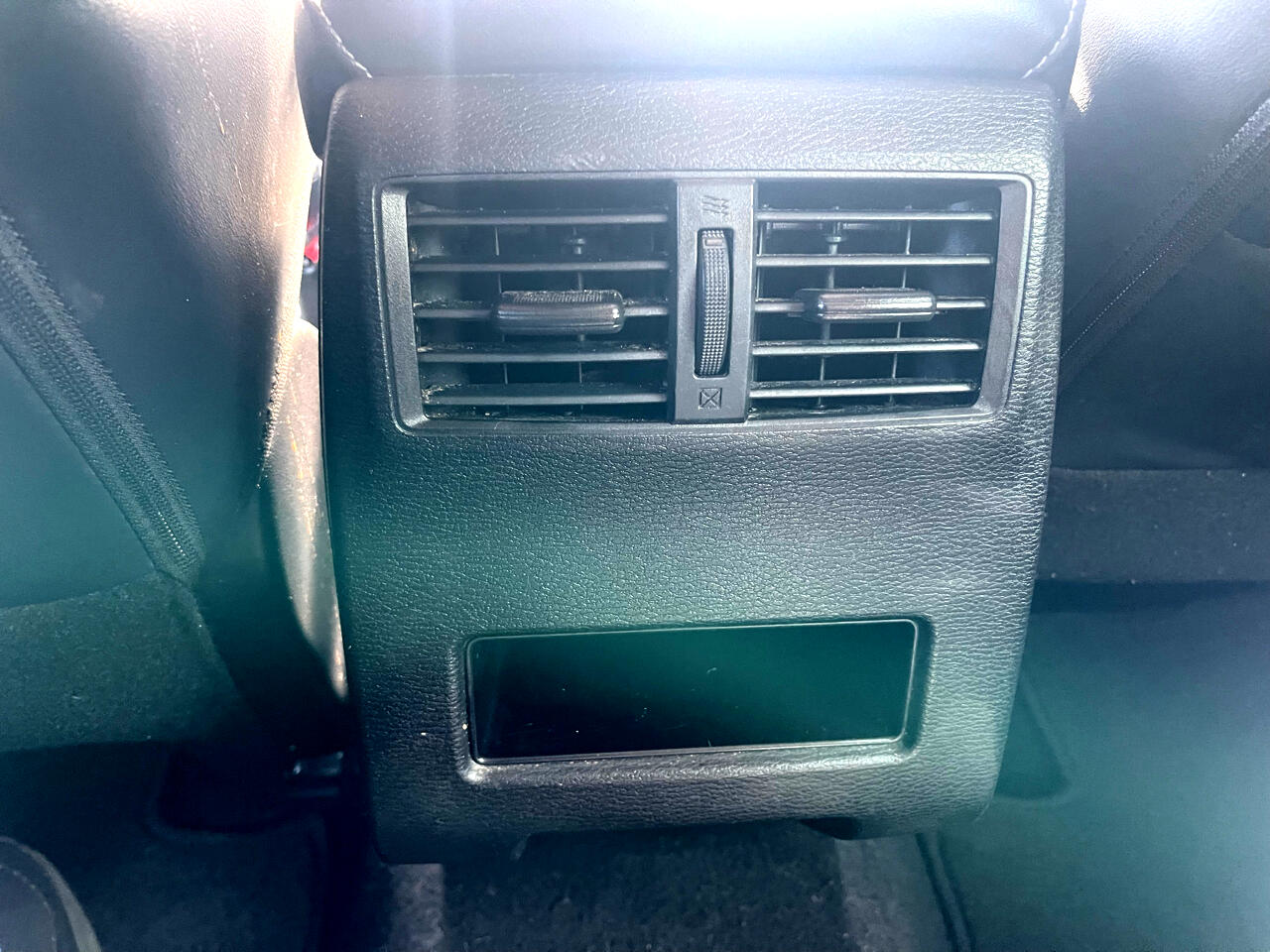 Vehicle image 26 of 30