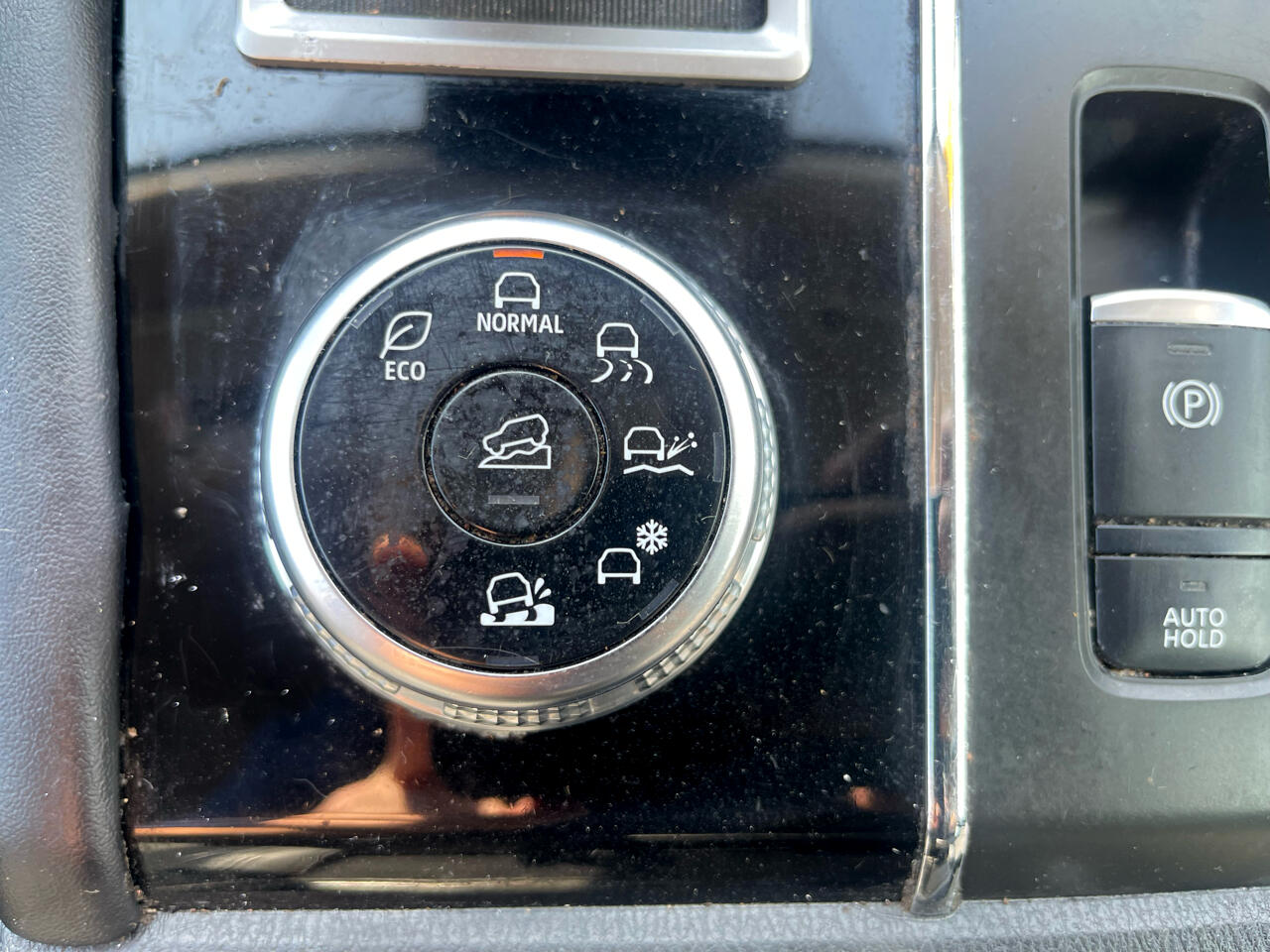 Vehicle image 24 of 30