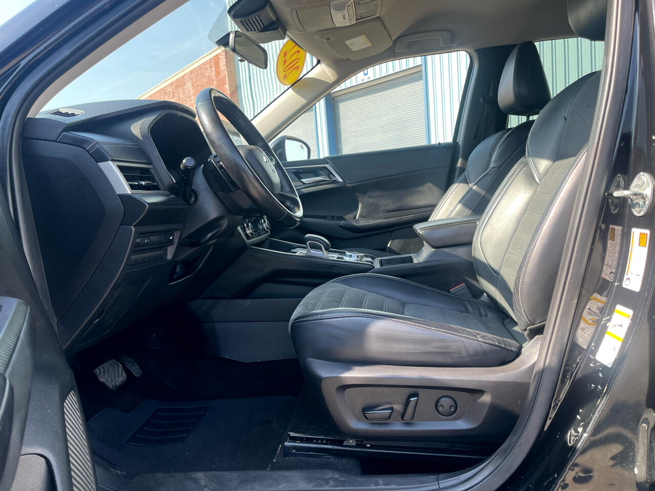 Vehicle image 8 of 30