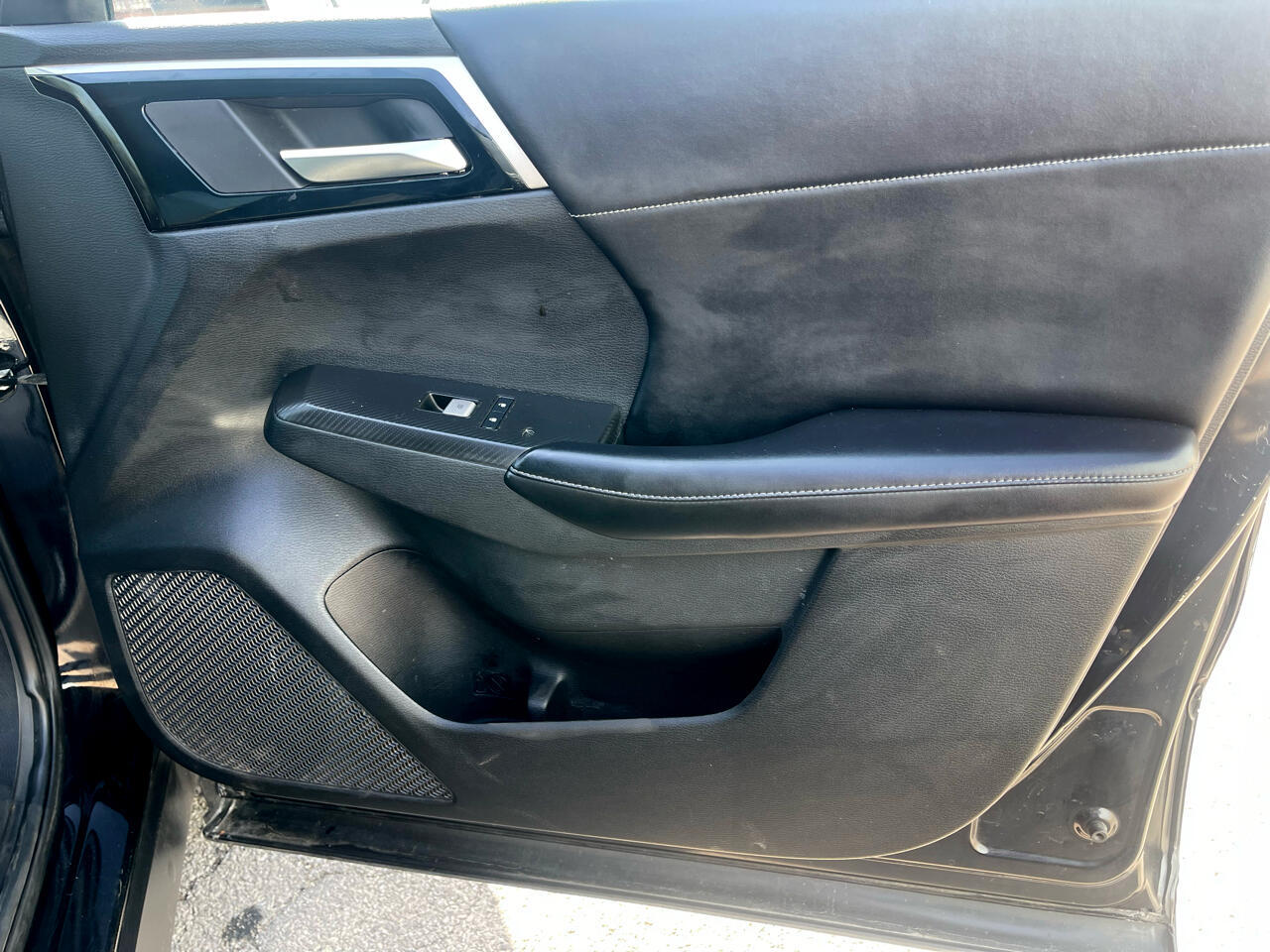Vehicle image 18 of 30