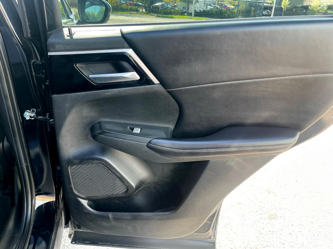 Vehicle image 16 of 30