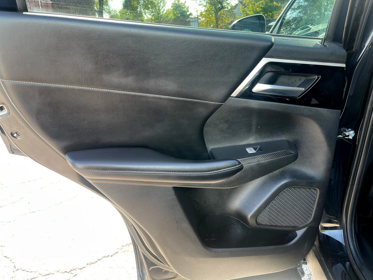 Vehicle image 12 of 30