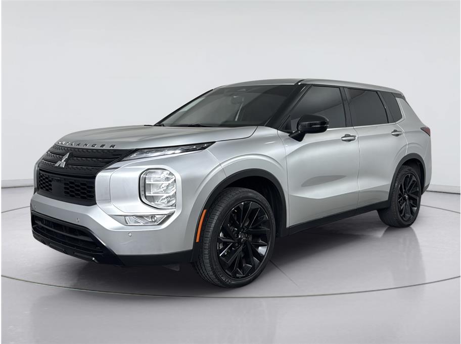 2022 Mitsubishi Outlander Image 1 of 43