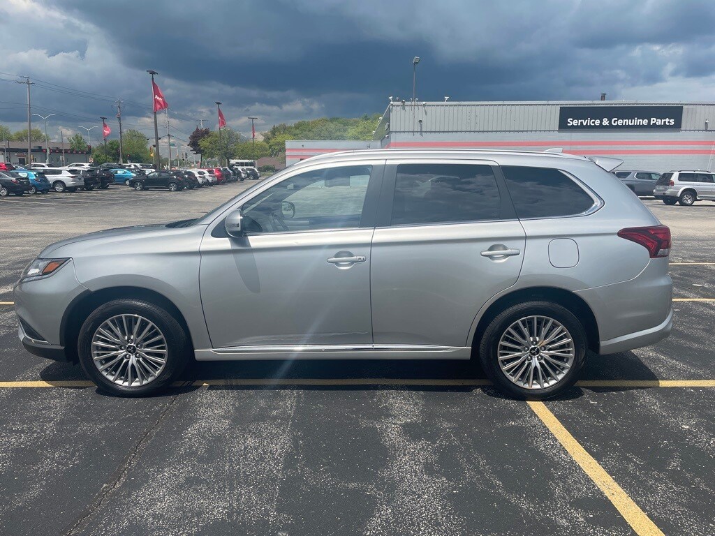 Vehicle image 8 of 34