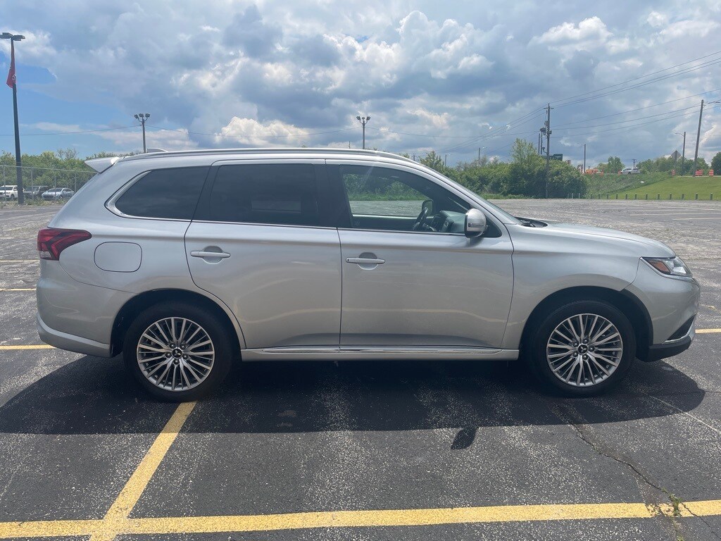 Vehicle image 4 of 34
