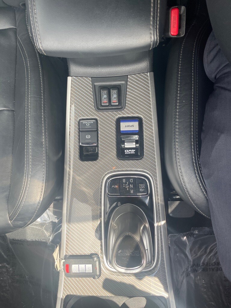 Vehicle image 22 of 34