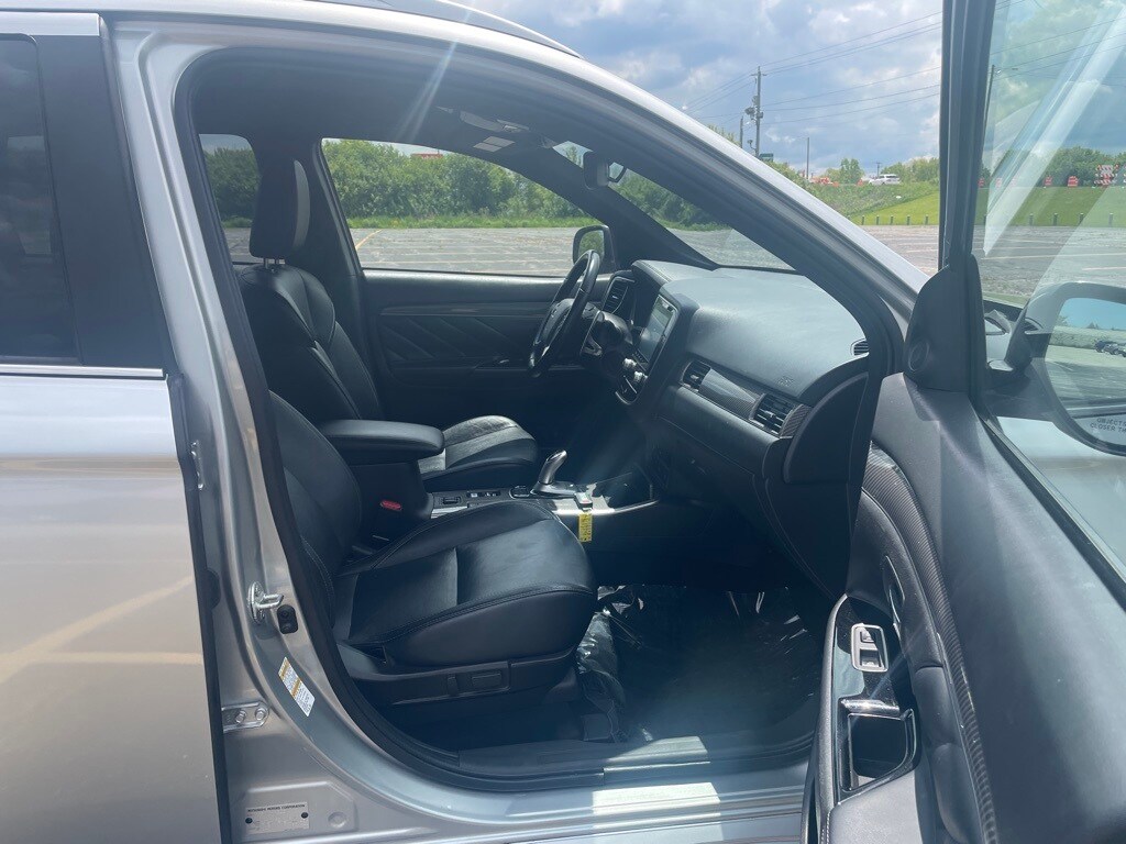 Vehicle image 11 of 34