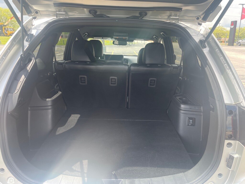 Vehicle image 15 of 34