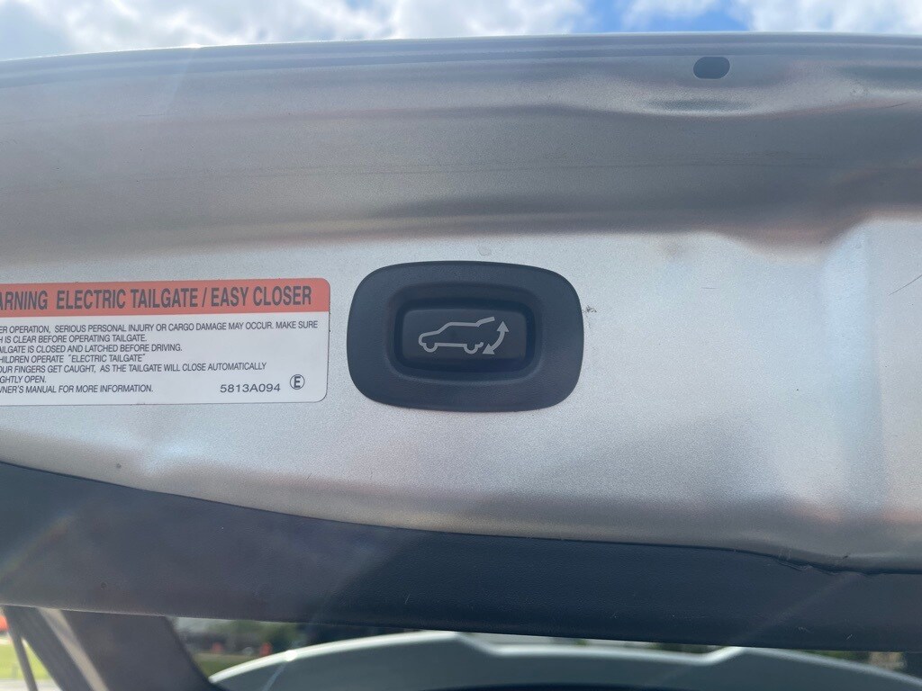 Vehicle image 16 of 34