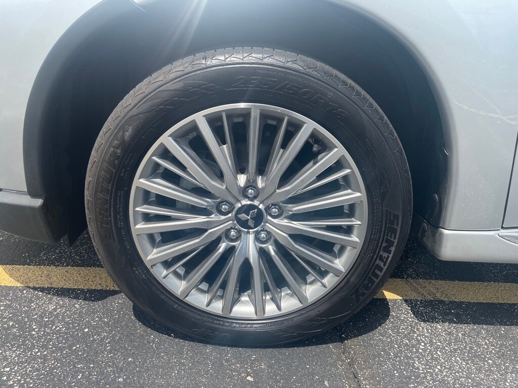 Vehicle image 31 of 34