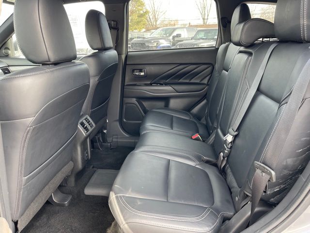 Vehicle image 26 of 35
