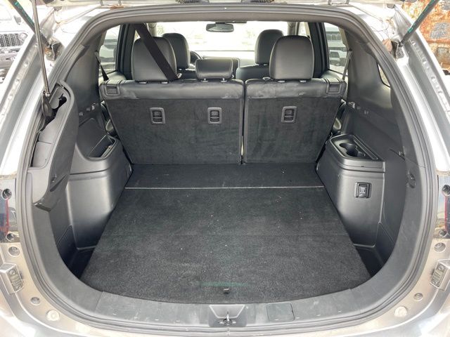Vehicle image 27 of 35