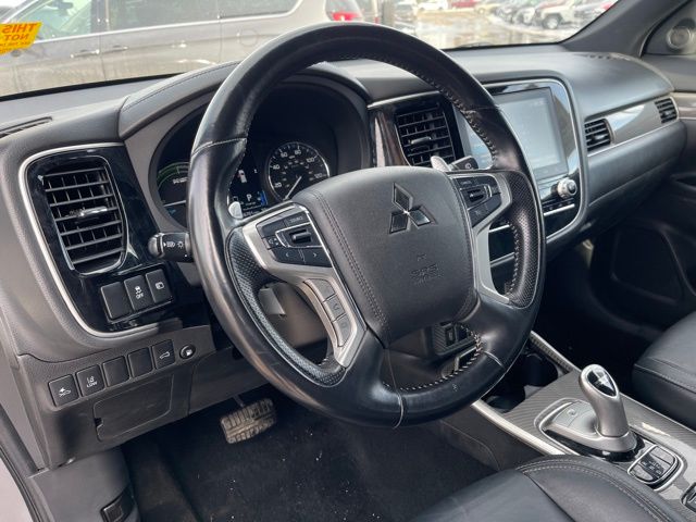 Vehicle image 10 of 35