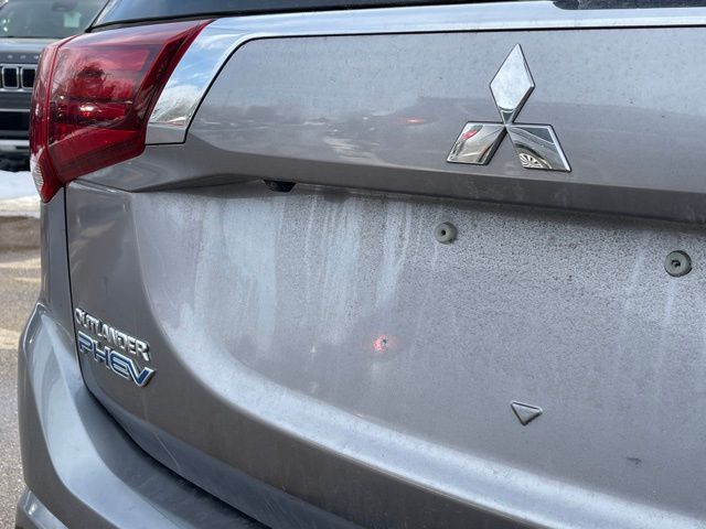 Vehicle image 28 of 35