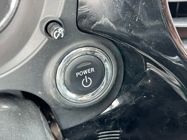 Vehicle image 17 of 35