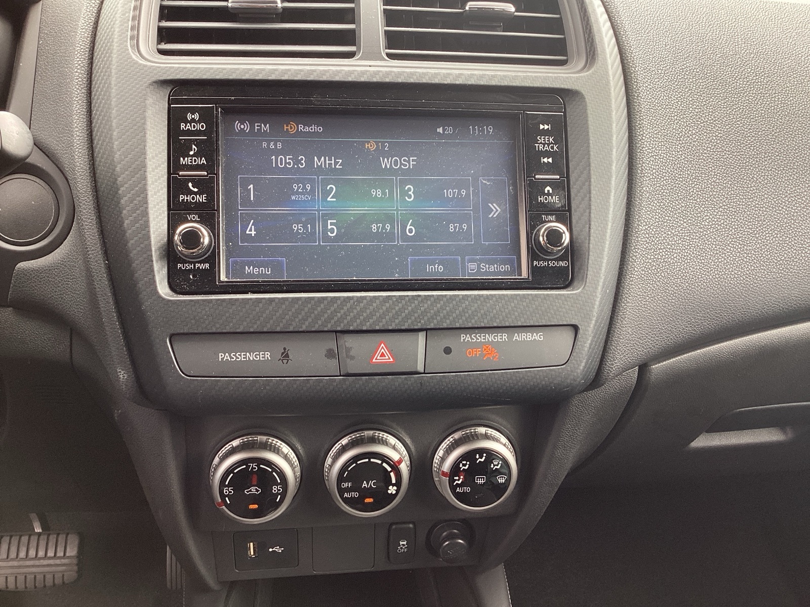 Vehicle image 16 of 31