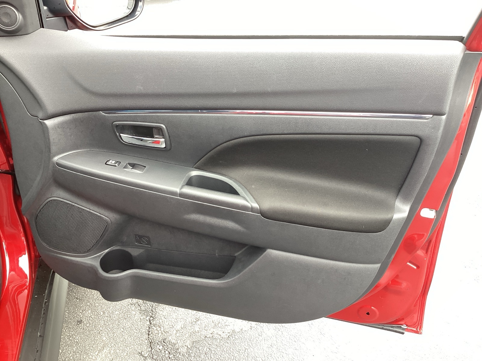 Vehicle image 28 of 31