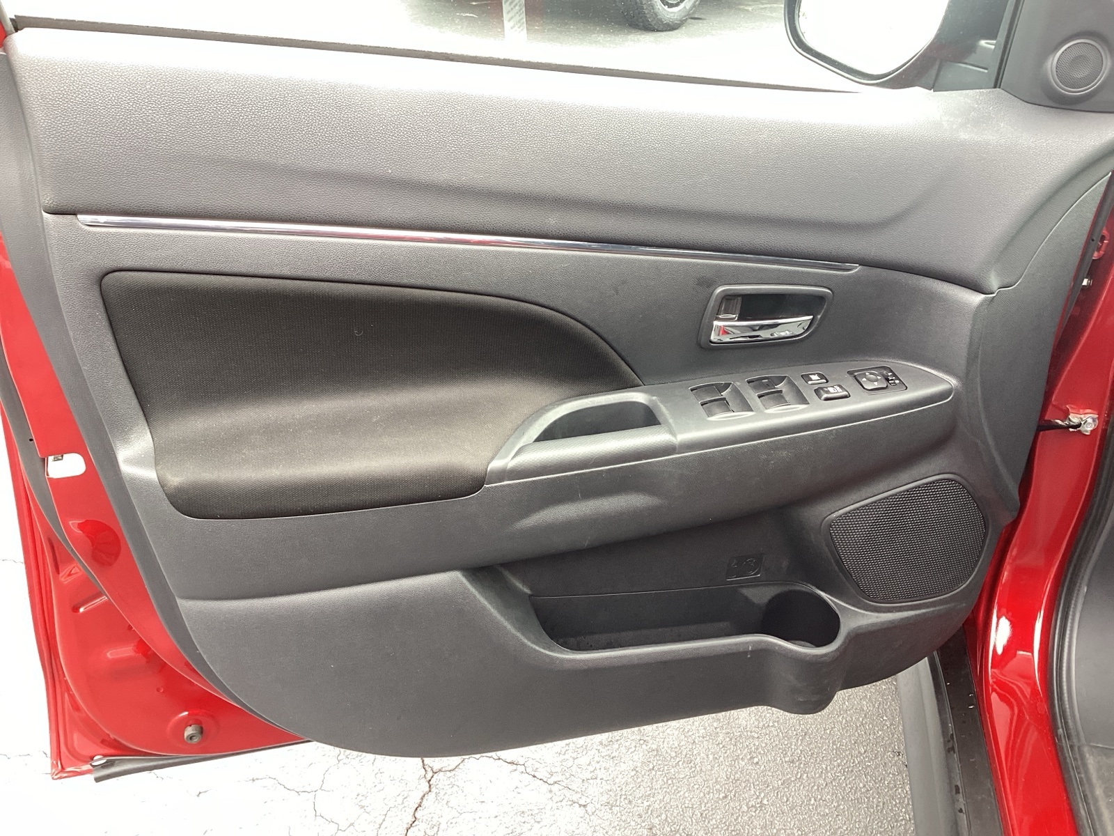 Vehicle image 27 of 31