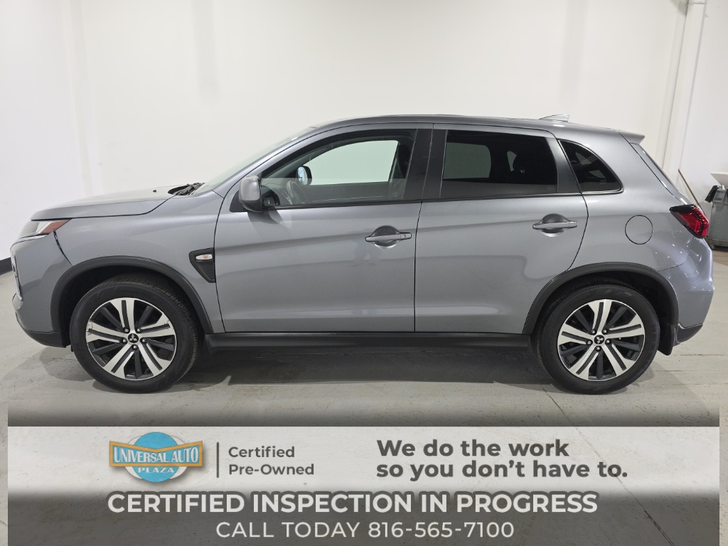 Vehicle image 8 of 11