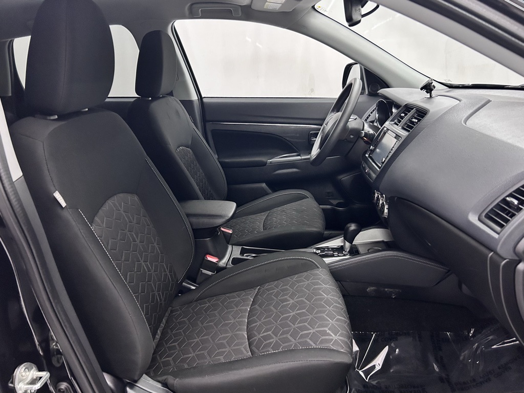 Vehicle image 13 of 34