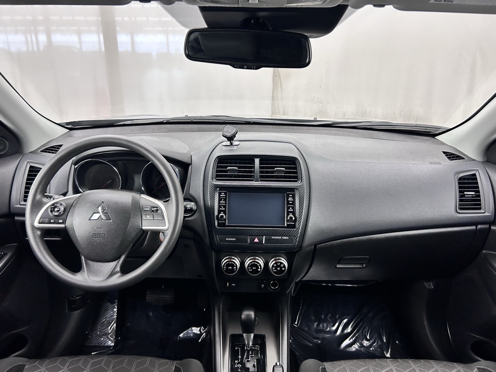 Vehicle image 18 of 34