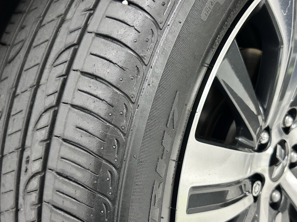 Vehicle image 9 of 34
