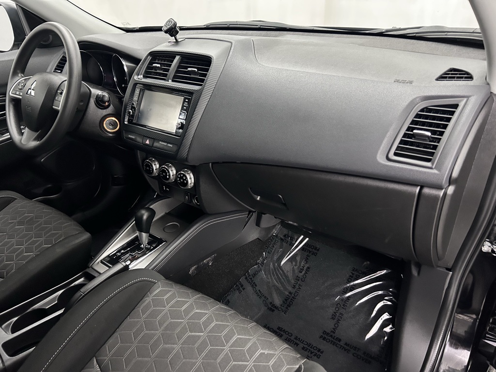 Vehicle image 19 of 34
