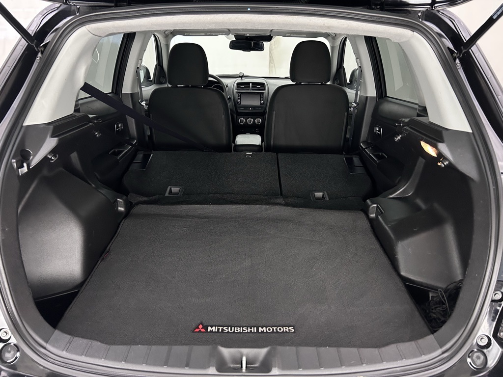 Vehicle image 12 of 34