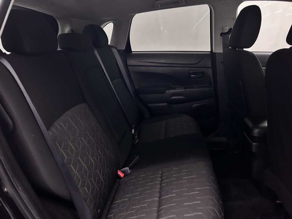 Vehicle image 14 of 34