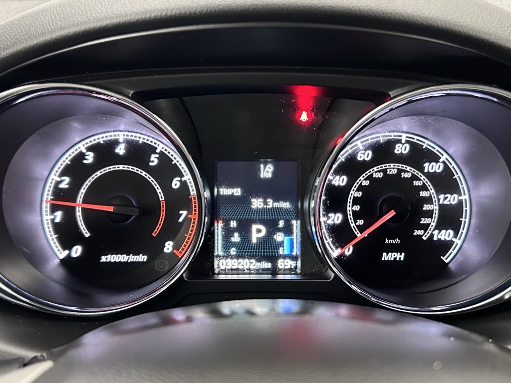 Vehicle image 22 of 34