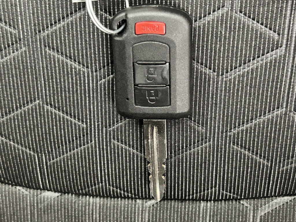 Vehicle image 29 of 34