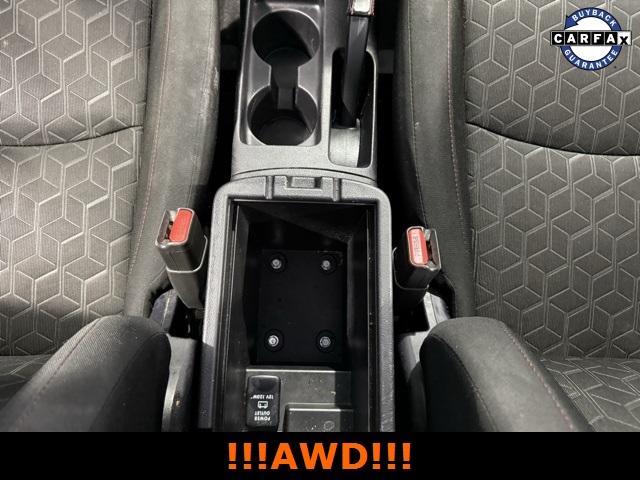 Vehicle image 28 of 32