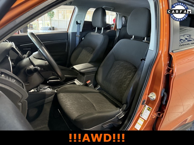 Vehicle image 12 of 32