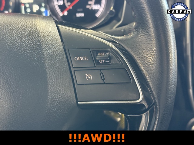 Vehicle image 23 of 32