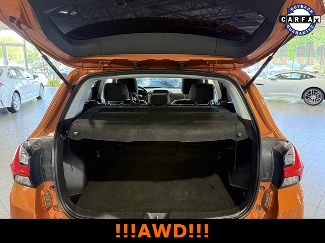 Vehicle image 18 of 32