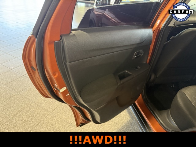 Vehicle image 17 of 32