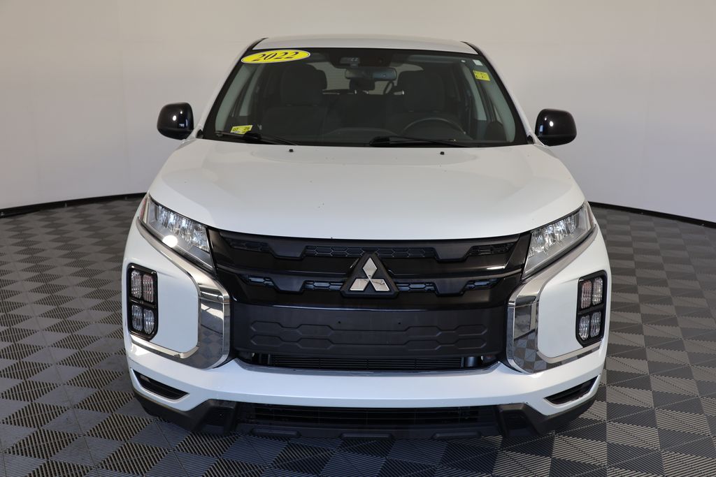 2022 Mitsubishi Outlander Sport LE Image 2 of 27