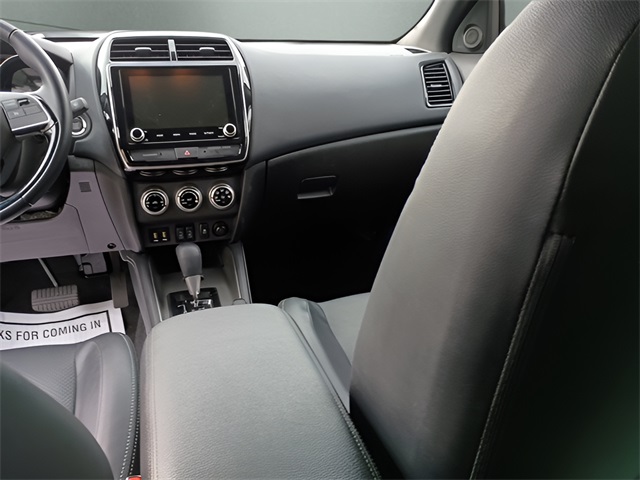 Vehicle image 18 of 22