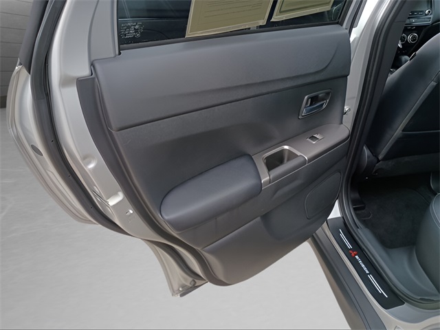 Vehicle image 20 of 22