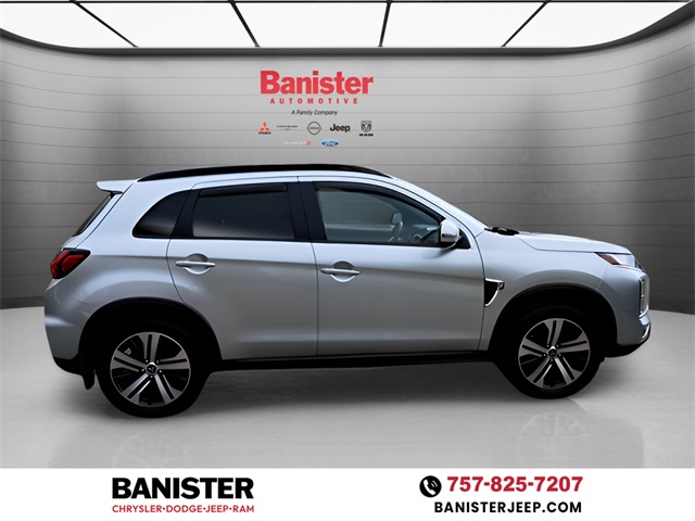 Vehicle image 4 of 22