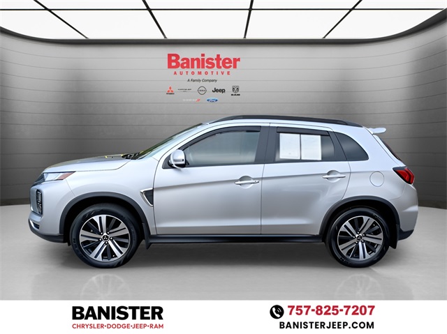 Vehicle image 8 of 22