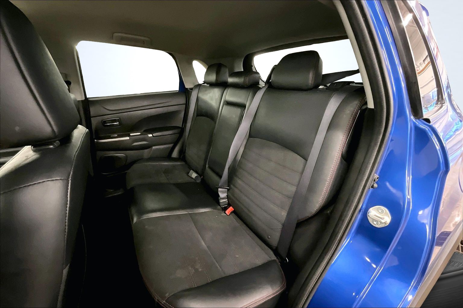 2022 Mitsubishi Outlander Sport Image 11 of 36