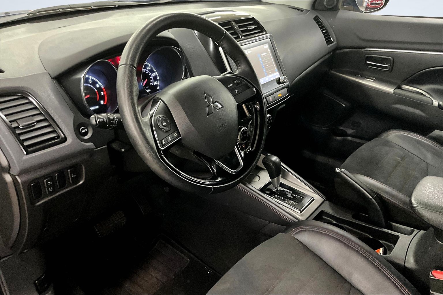 2022 Mitsubishi Outlander Sport Image 16 of 36