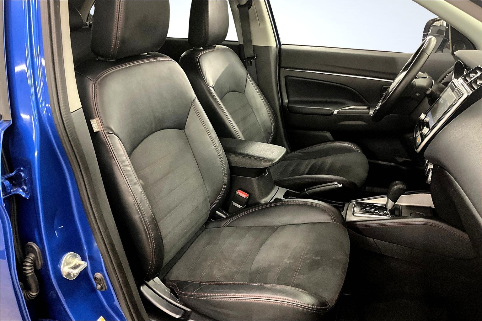 2022 Mitsubishi Outlander Sport Image 10 of 36