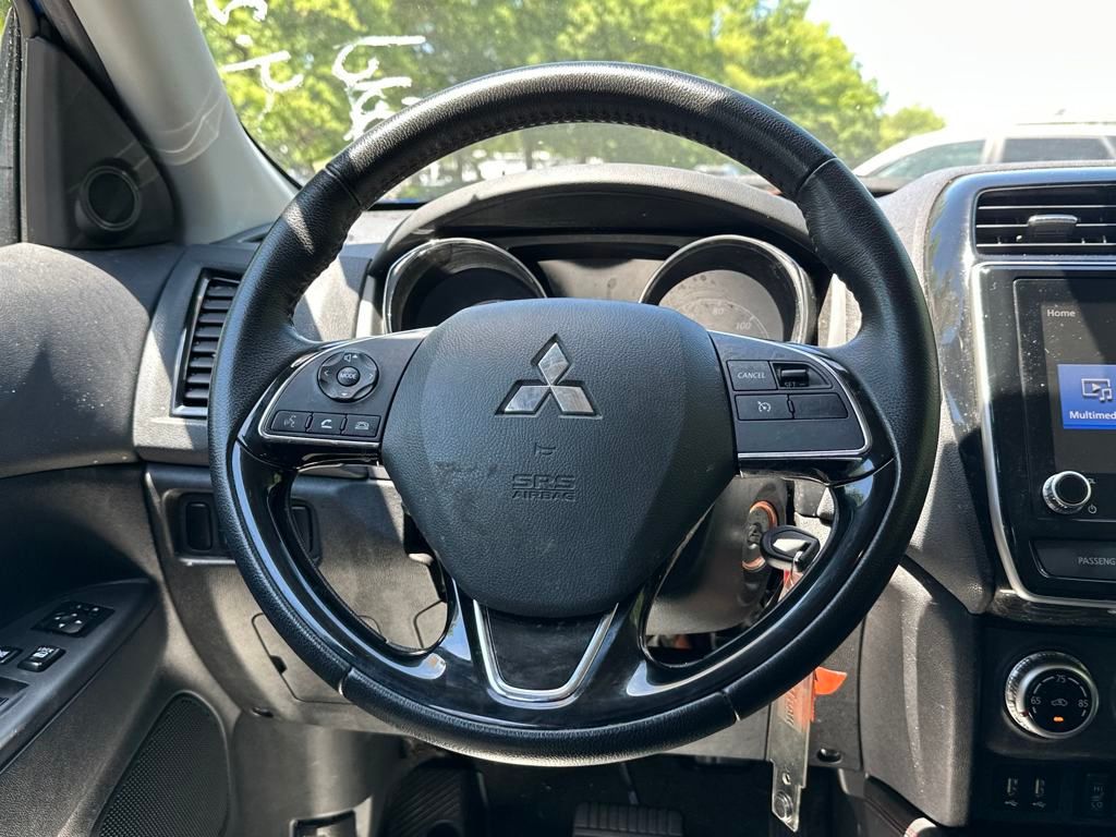 Vehicle image 11 of 20
