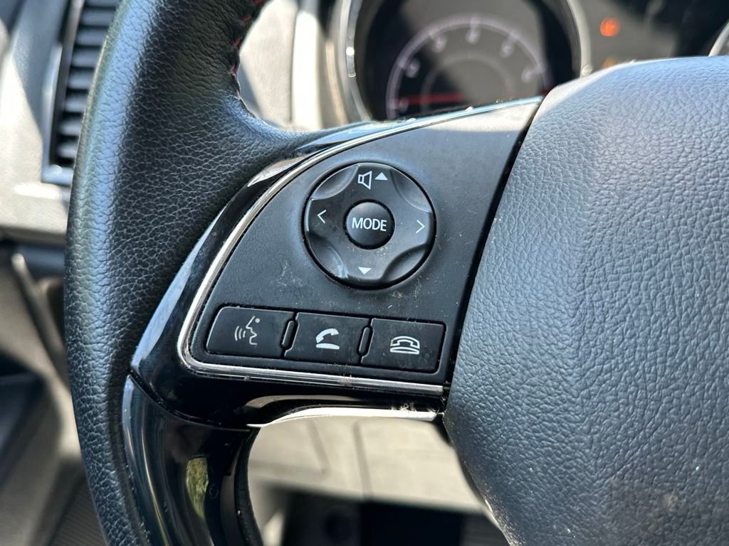 Vehicle image 16 of 20