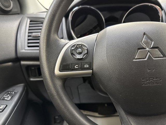 Vehicle image 19 of 25