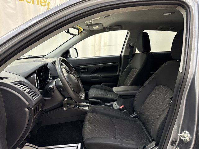 Vehicle image 15 of 25