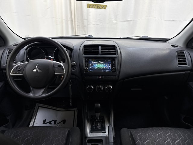Vehicle image 16 of 25