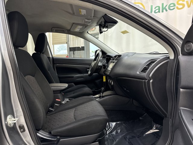Vehicle image 13 of 25